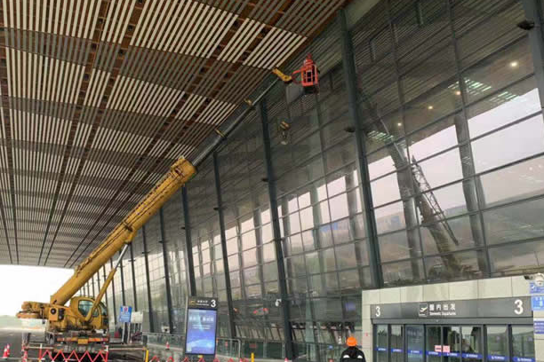 上海玻璃幕墙维护和保养